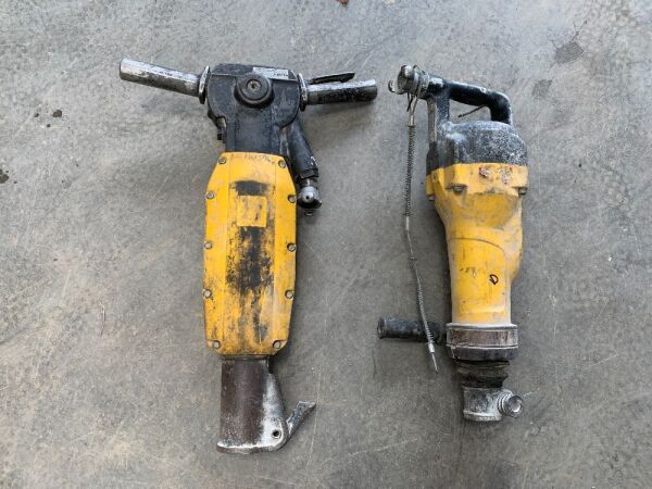 UNRESERVED 2 x Small Pneumatic Breakers & Pneumatic Scrabbler