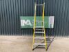 UNRESERVED Clow 5 Step Fibreglass Podium Ladder - 2