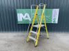 UNRESERVED CLow 3 Step Fibreglass Podium Ladder