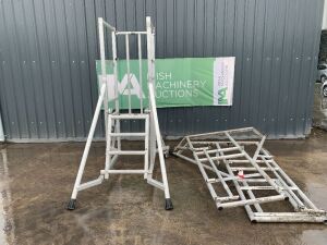 UNRESERVED 2 x Portable Aluminium Podiums