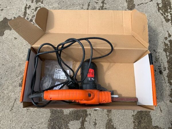 UNRESERVED Black & Decker Belt Sander