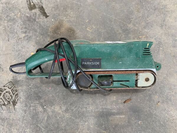 UNRESERVED Belt Sander