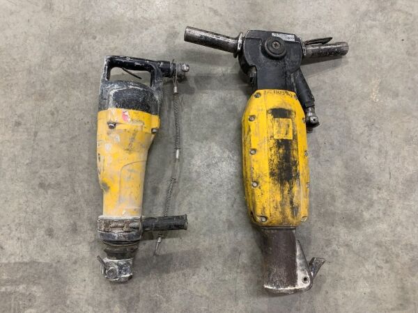 UNRESERVED 2014 Atlas Copco TEX230P Pneumatic Breaker & 2012 Atlas Copco TEX09E