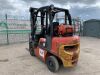 2002 Nissan 2.5T LPG Forklift c/w Duplex Mast and Sideshift - 7