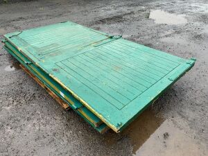  Sets Of 4 Potatoe Store Doors (4.06M x 2.9M)