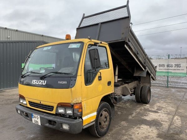 UNRESERVED 2004 Isuzu NQR70 7.5T Tipper