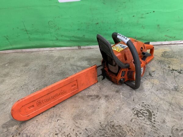 UNRESERVED Husqvarna 236 14" Petrol Chainsaw