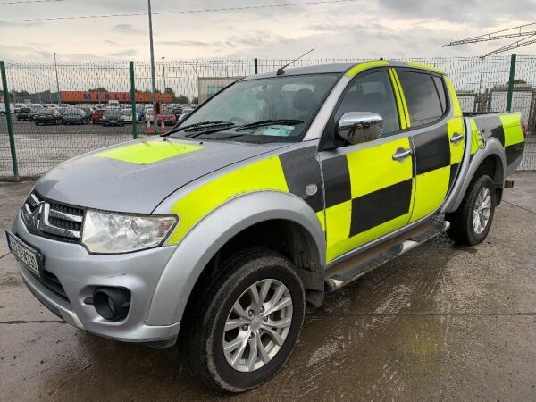 UNRESERVED 2015 Mitsubishi L200 CR 2.5 DID LWB Crew Cab