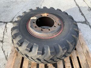 Mercedes Unimog Tyre & Rim