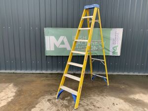 8Ft Fiberglass Stepladder