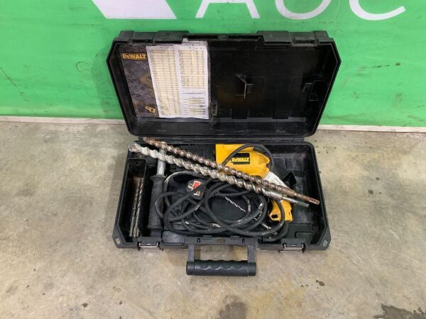 UNRESERVED Dewalt 230V Hammer Drill c/w 2 x Drill Bits