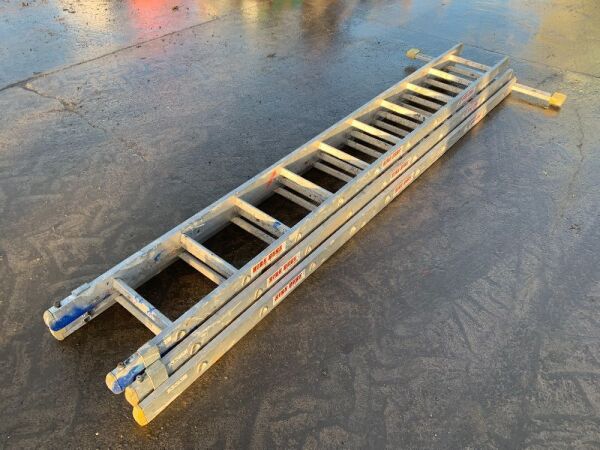 UNRESERVED 3 x 10FT Extendable Aluminium Ladder