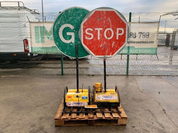 UNRESERVED PIKE Robo Sign Remote Control Rotating Traffic Control Units c/w Charger & Contoller