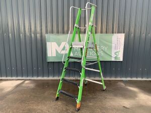 UNRESERVED Little Giant Podium Ladder