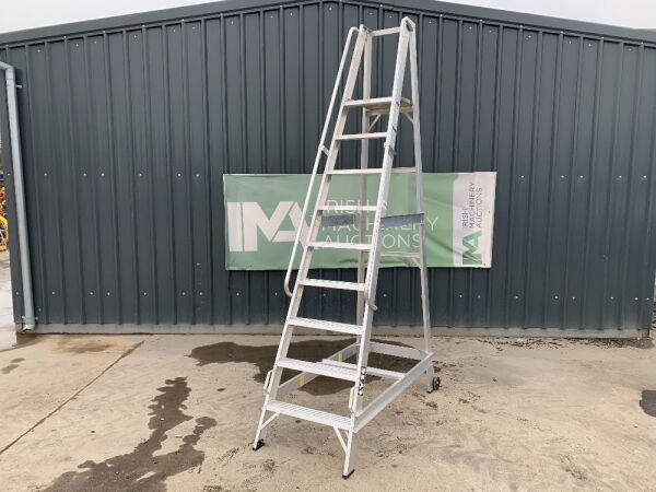 UNRESERVED NEW Lyte Aluminium Warehouse Ladder