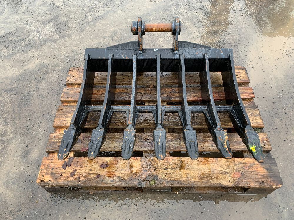 3FT Rake Root Bucket (45MM) | ONLINE TIMED AUCTION DAY ONE