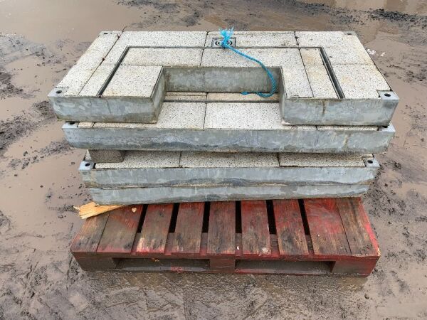 4 x Steel Drainage Covers & 2 x Steel Frames