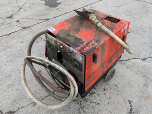 UNRESERVED Super 1600 Power Washing Unit