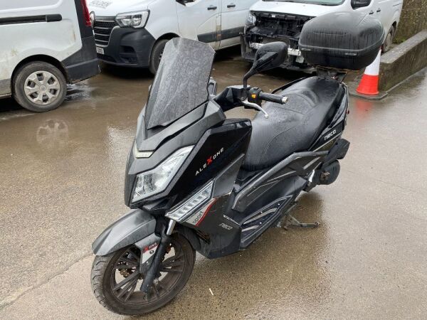 UNRESERVED 2017 Neco Alex One 125 Moped