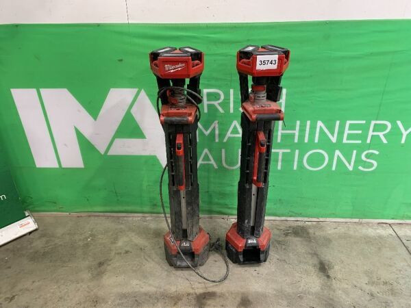 UNRESERVED 2 x Milwaukee Cordless LED Tripod Lights