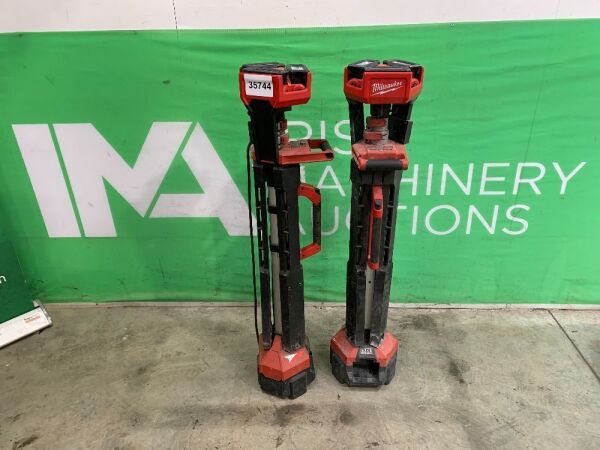 UNRESERVED 2 x Milwaukee Cordless LED Tripod Lights