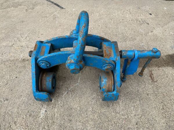 UNRESERVED Blue Beam Clamp