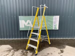 UNRESERVED Clow 2.38M 4 Step Podium Ladder