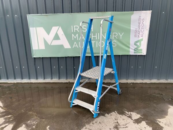 UNRESERVED Lyte 1.62M 3 Step Podium Ladder