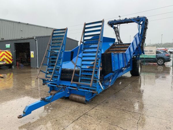 2019 SFM TLH200-19 Self Propelled Elevated Loading Hopper