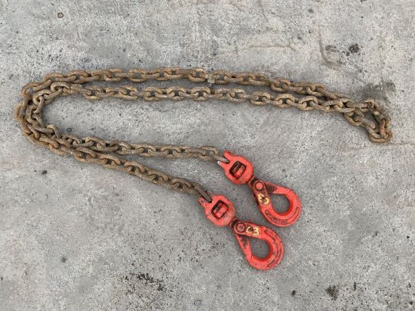 Lifting Chain c/w Swivel Hooks (G3)