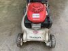 UNRESERVED Honda Petrol Lawnmower - 5