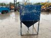 UNRESERVED Sandblasting Cabinet c/w Accessories - 5