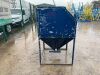 UNRESERVED Sandblasting Cabinet c/w Accessories - 7