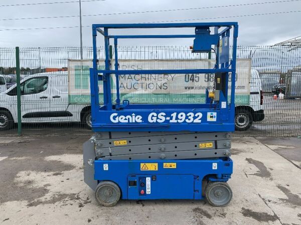 Genie GS-1932 Electric Scissors Lift (298Hrs)