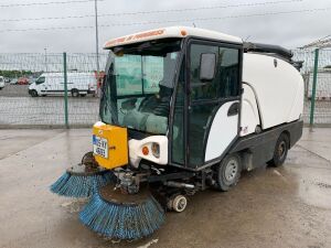 2005 Johnston 2000 Compact Sweeper