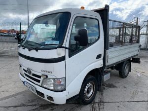 UNRESERVED 2013 Toyota Dyna Caged Dropside