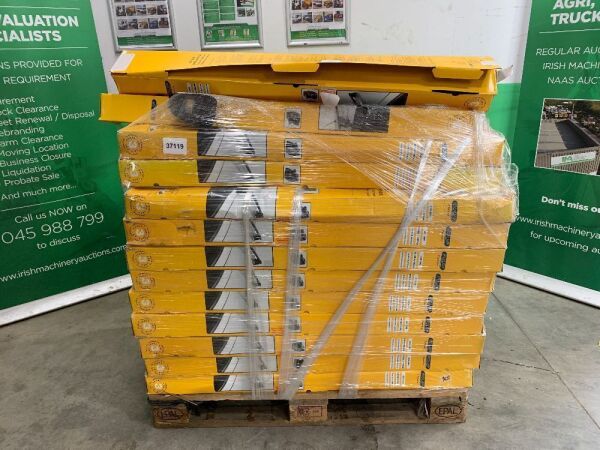 UNRESERVED Pallet Of Roof Racks