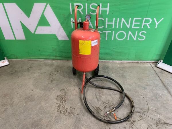 UNRESERVED Air Sand Blaster Pot