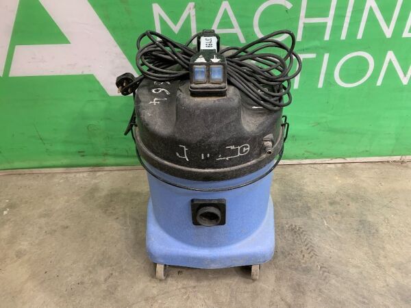 Numatic Shampoo/Vacuum