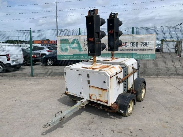 PIKE XL Multiphase Fast Tow Traffic Lights c/w Kubota Engine