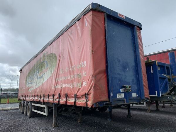 2004 SDC Tri Axle Curtainsider c/w Moffet Mounts