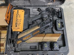 UNRESERVED 2015 Bostitch GF90 33-E Battery Nail Gun