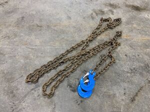 Long Tow Chain c/w Hooks