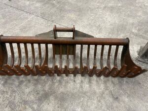 UNRESERVED Excavator Riddle Rake