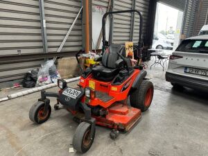 UNRESERVED 2020 Kubota ZD1211 Zero Turn Mower