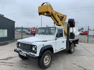 UNRESERVED 2015 Landrover Defender 110 2.2TD c/w Versalift LAT39TB MEWP