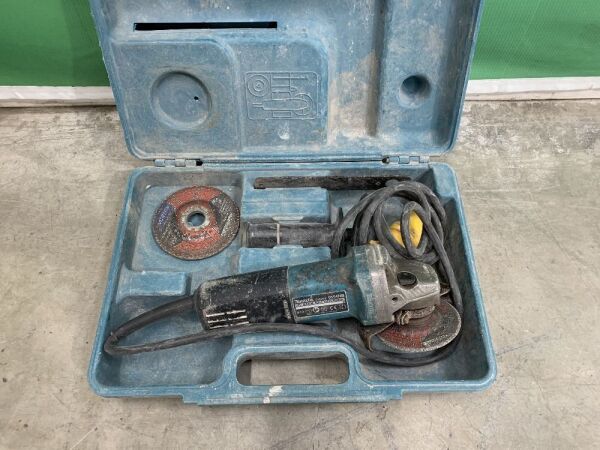 UNRESERVED Makita 9554NB 110v Angle Grinder