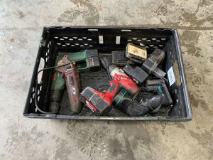 UNRESERVED 5 x Makita Batteries