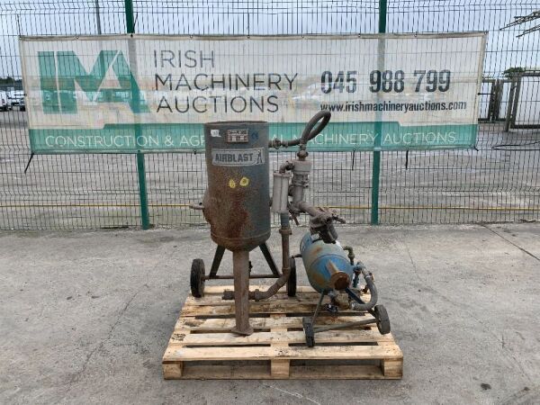 UNRESERVED 2 x Sandblasting Pots