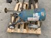 UNRESERVED 2 x Sandblasting Pots - 3